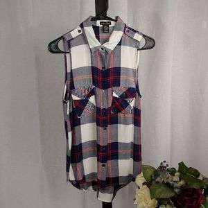*3/$25* Stoosh Plaid S/L Shirt M.      P04